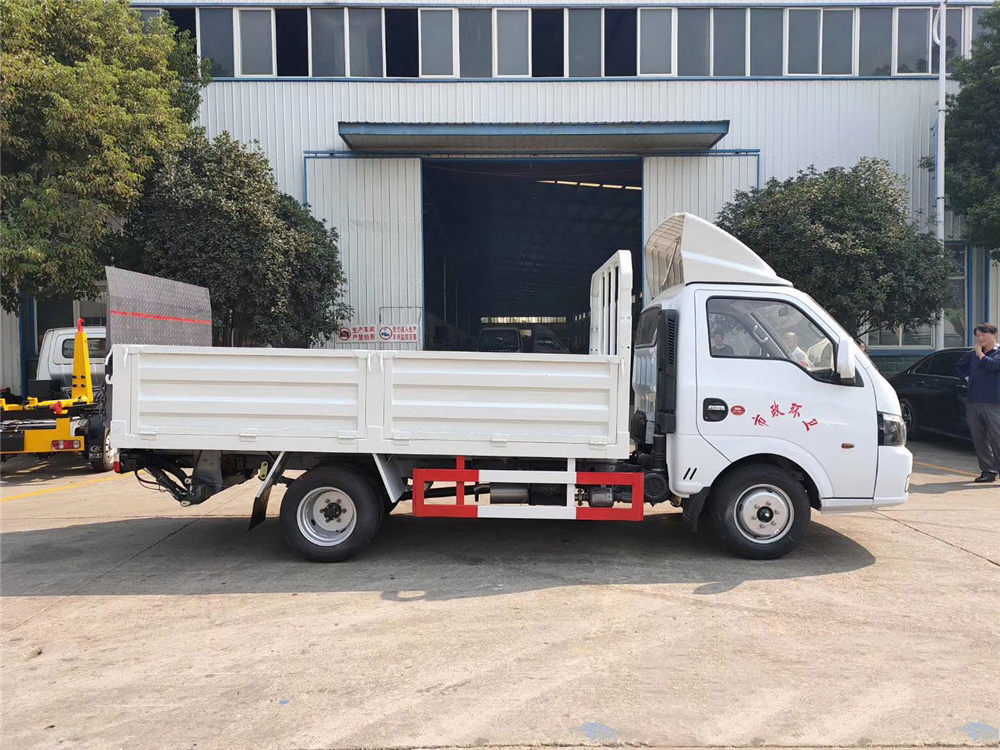 國(guó)六·東風(fēng)途逸15桶 藍(lán)牌桶裝垃圾車(chē)